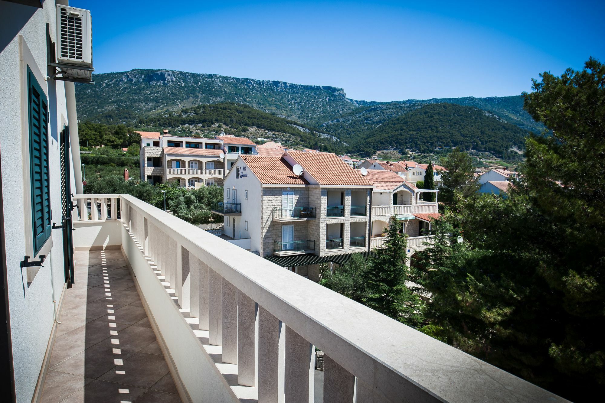 Mazuranic Apartments Bol Dış mekan fotoğraf